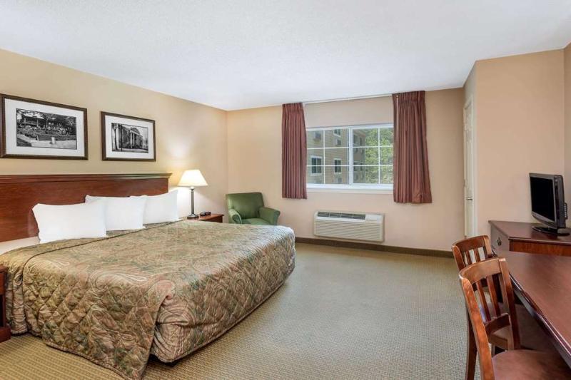 Sleep Inn & Suites Columbus Next To Fort Moore Exterior photo